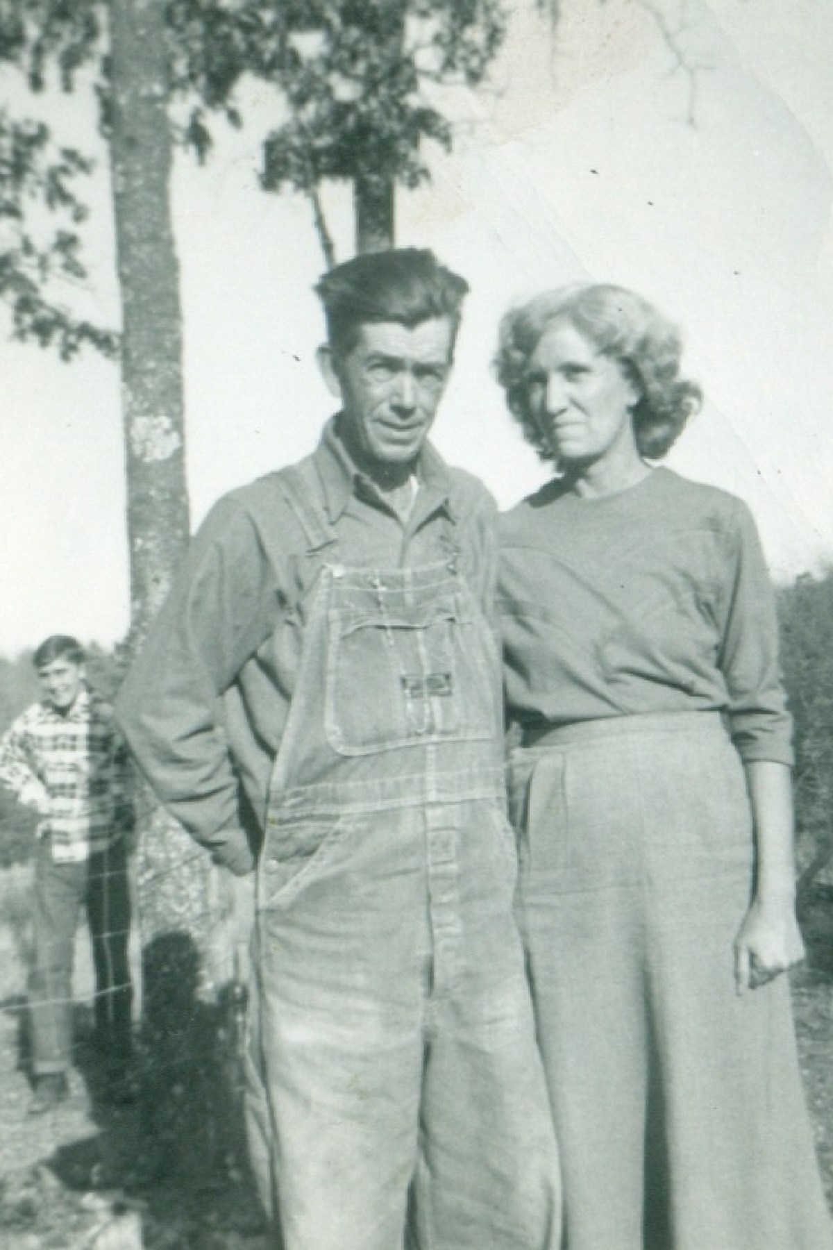 Frank and Willa Keel - Kenneth Crase in the background - abt 1953